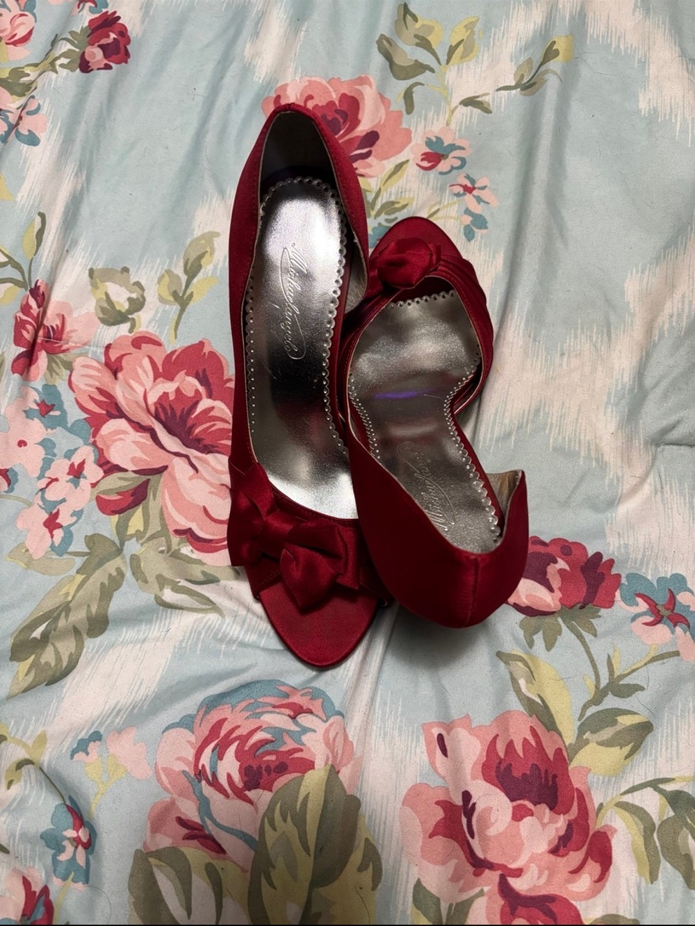 DAVIDS BRIDAL Apple Red Satin Peep-Toe Platform Heels with Bow size 9M - Picture 2 of 4
